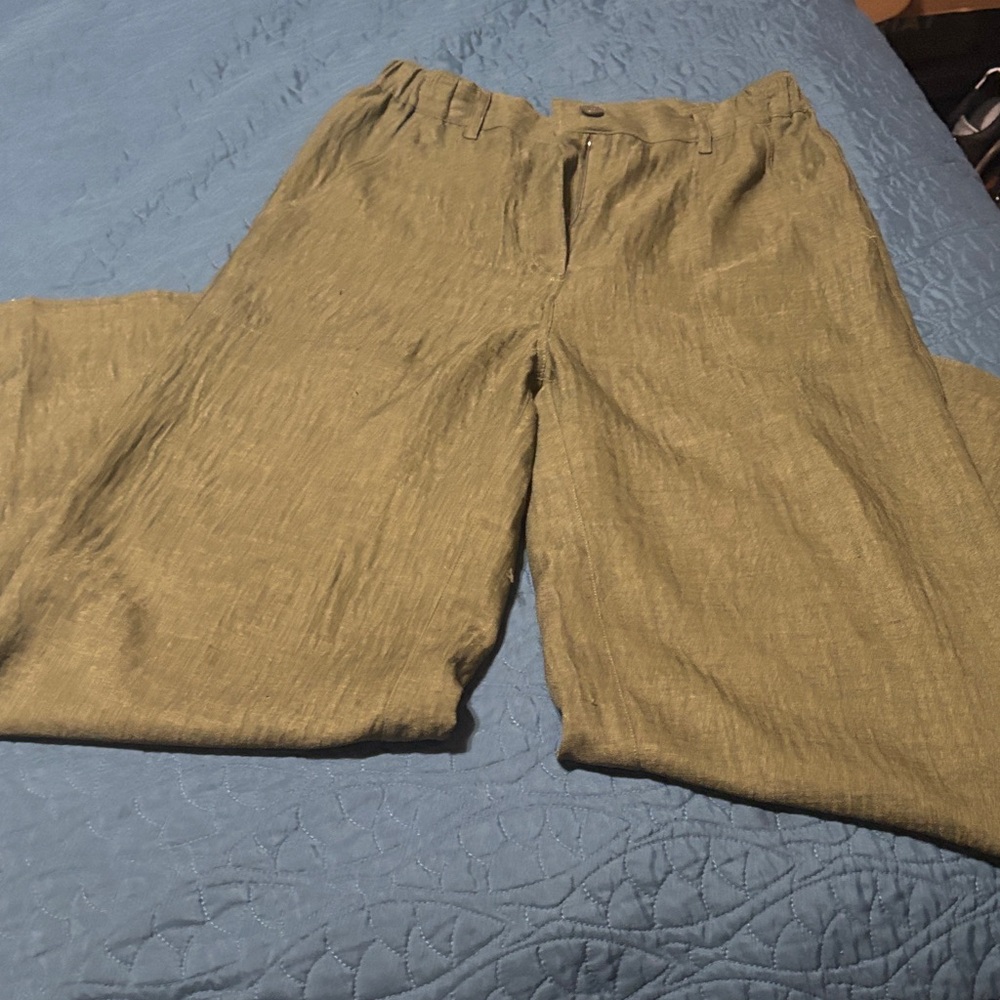 Max Studio Woman’s olive pants